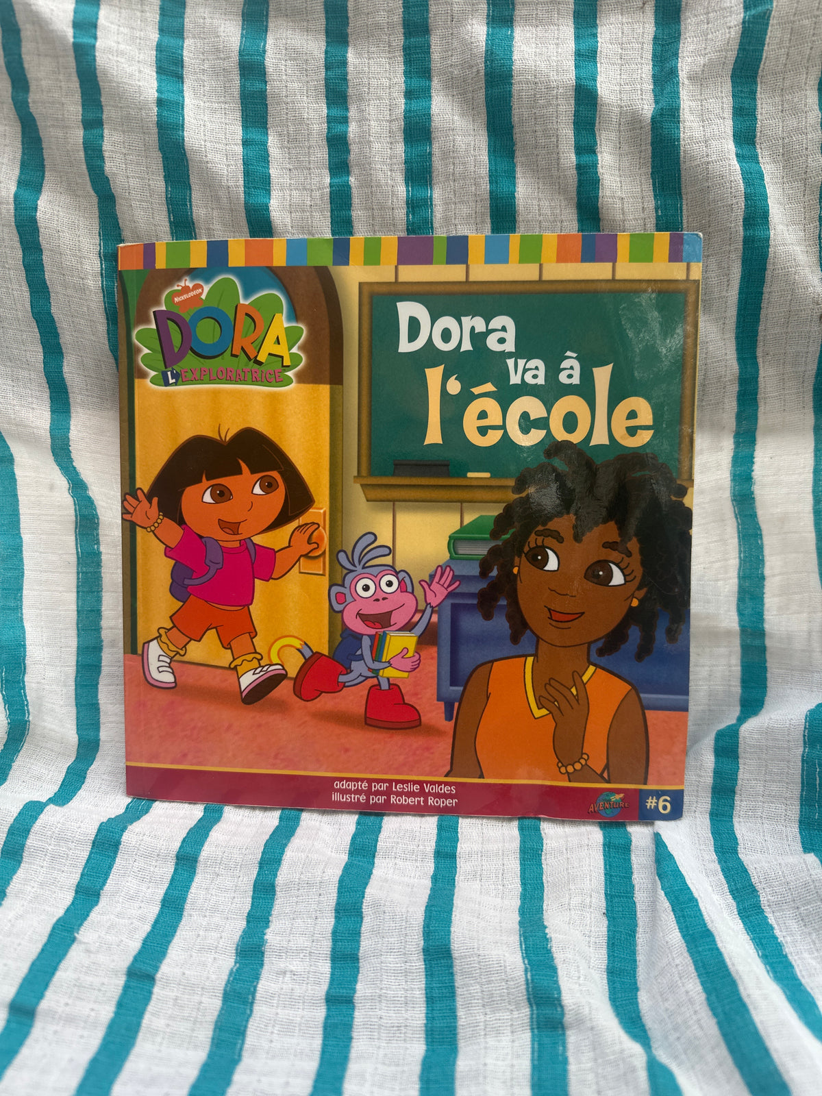 Dora va à l’école