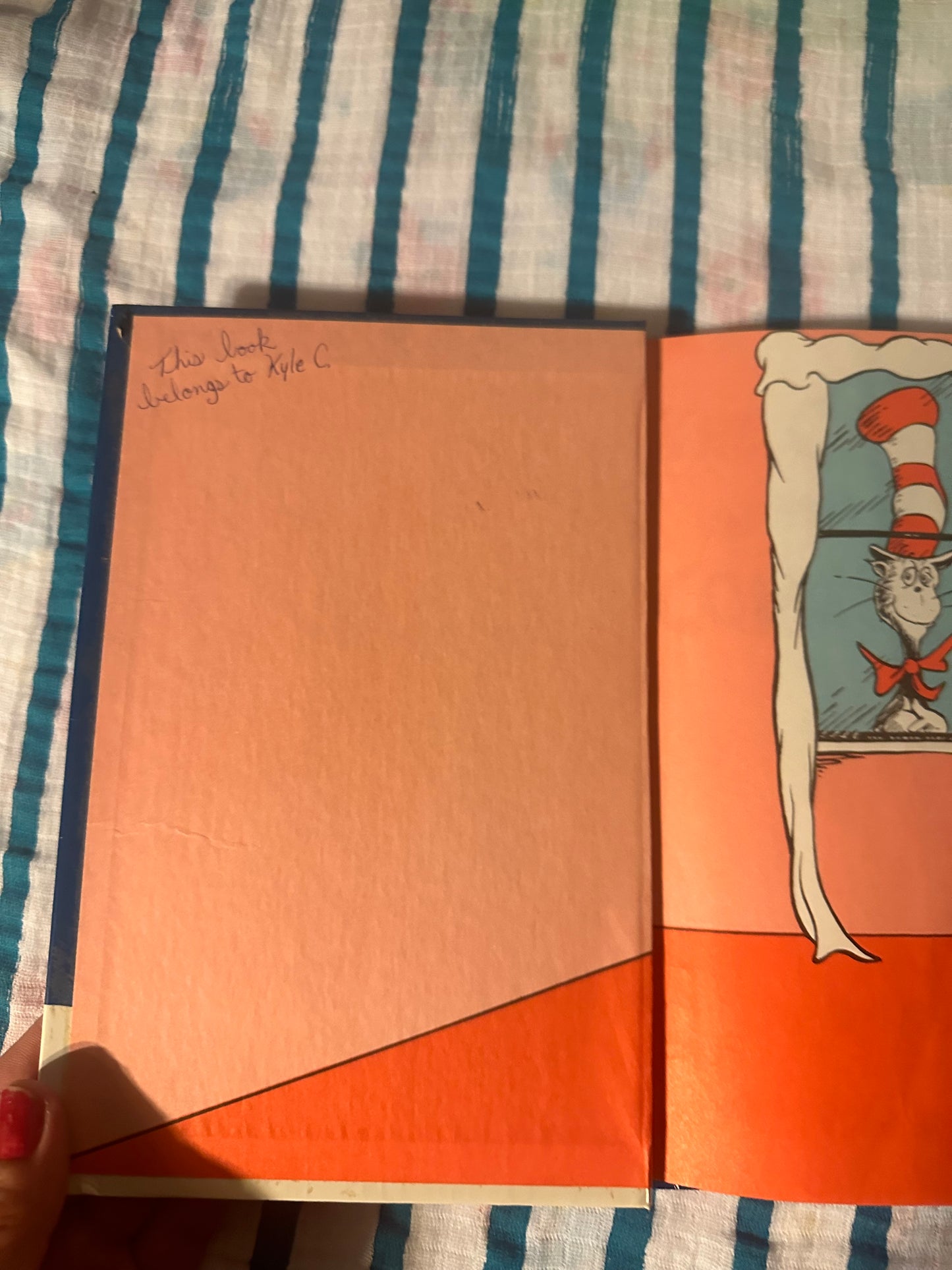 The Cat in the Hat comes back! Dr. Seuss