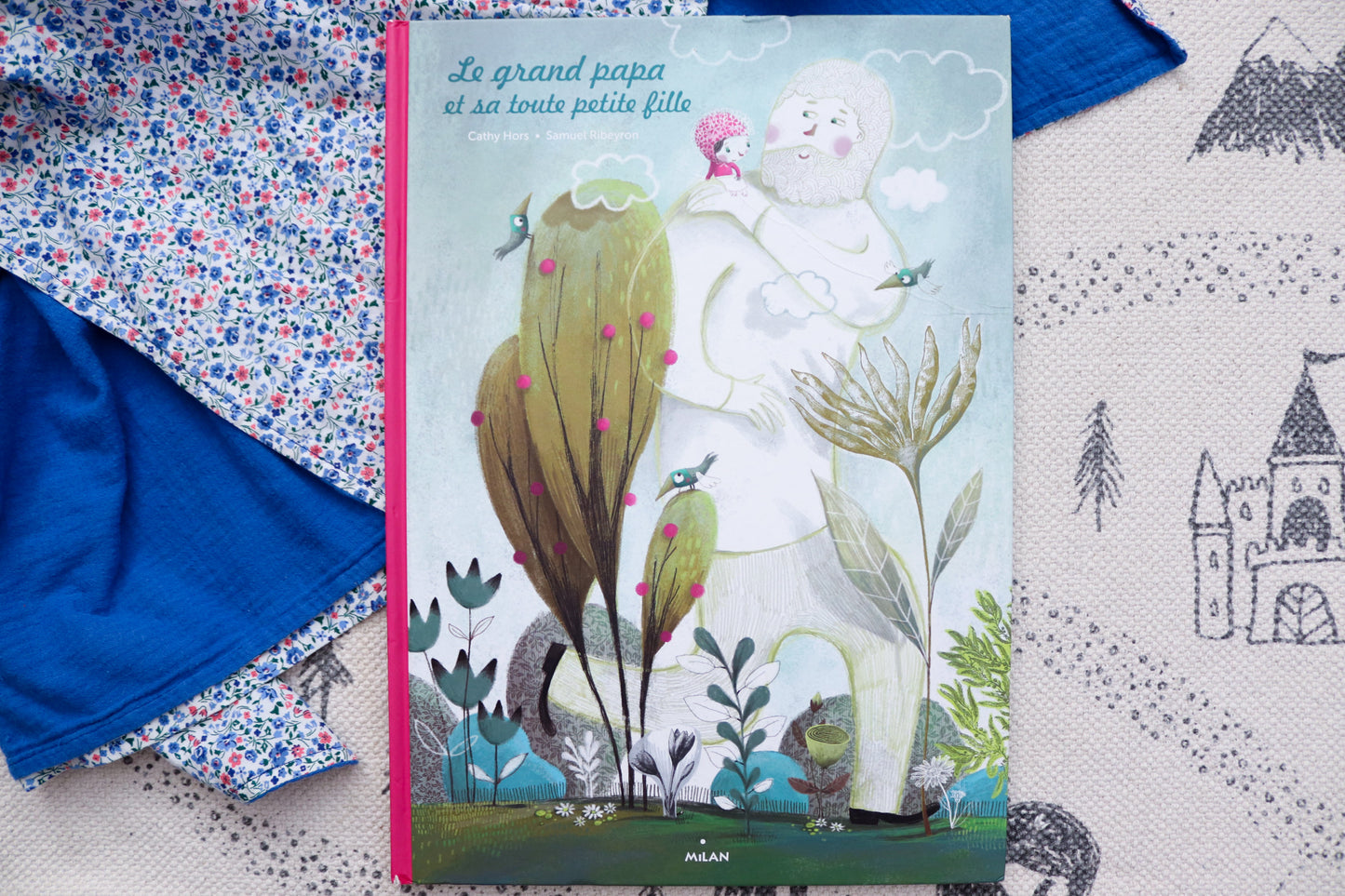 Le grand papa et sa toute petite fille