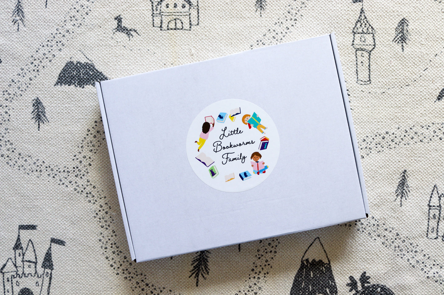 The curious little ones' book box