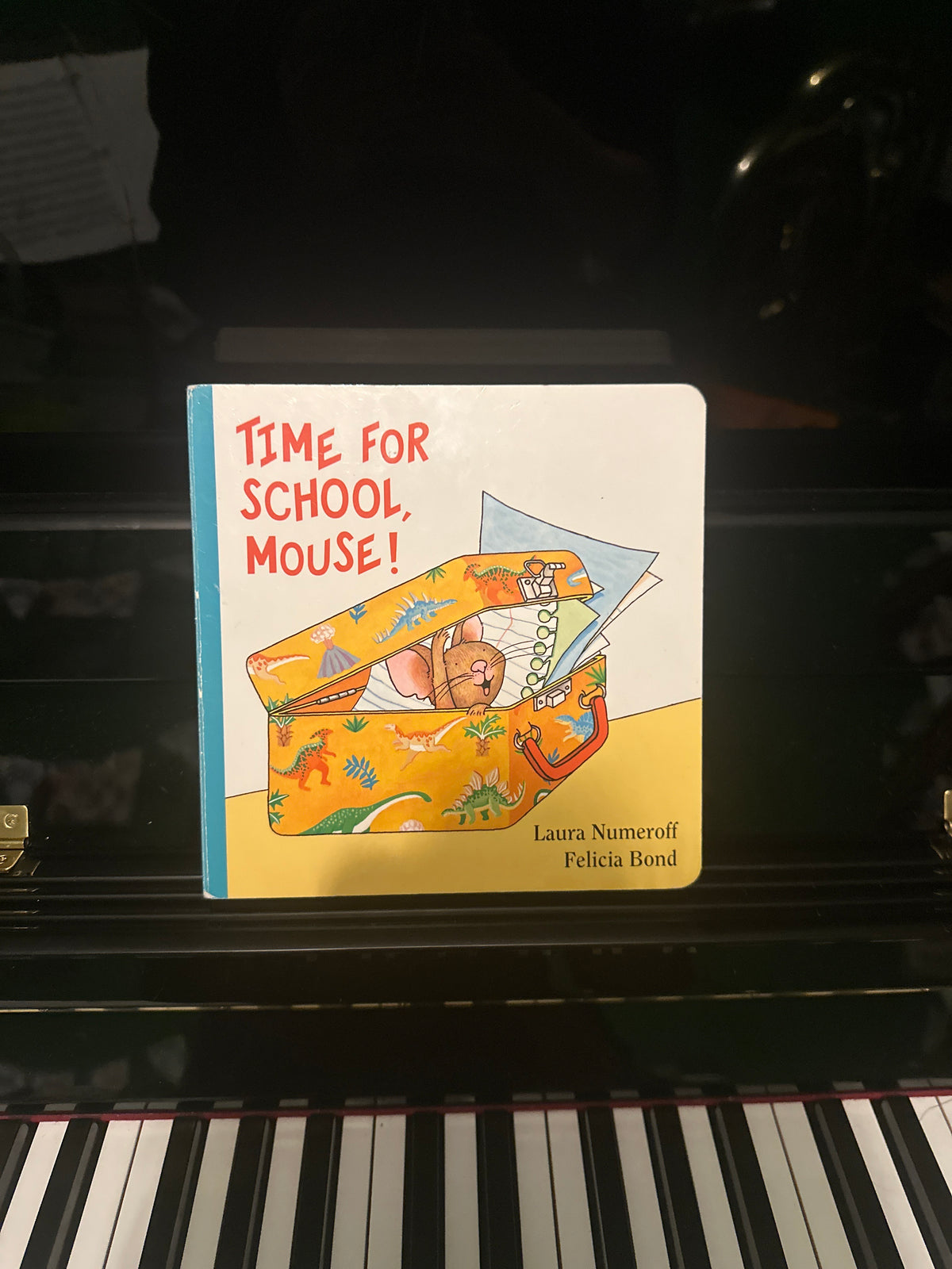 Time for school, Mouse! 🐭