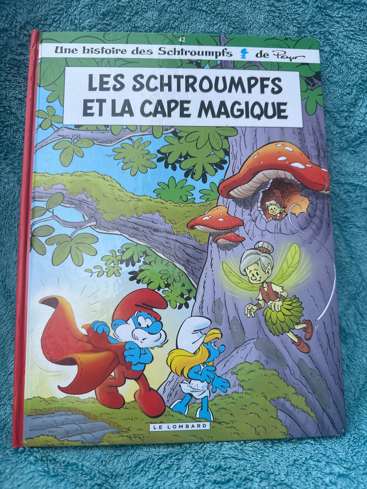 Les Schtroumpfs et la cape magique
